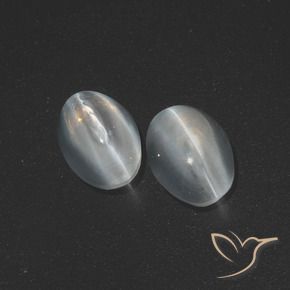 Gemas de Silimanita Ojo de Gato Blanco claro natural de 2.53 ct, Ovalada, Translúcido