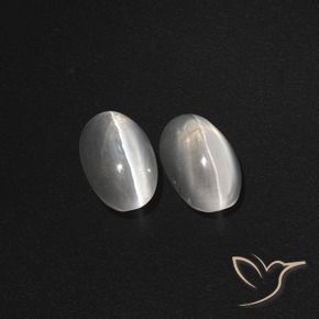 Gemas de Silimanita Ojo de Gato Blanco claro natural de 2.39 ct, Ovalada, Translúcido