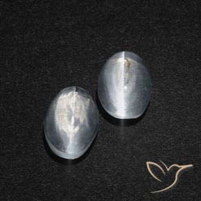 Gemas de Silimanita Ojo de Gato Blanco claro natural de 2.49 ct, Ovalada, Translúcido