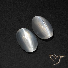 Gemas de Silimanita Ojo de Gato Blanco claro natural de 2.44 ct, Ovalada, Translúcido