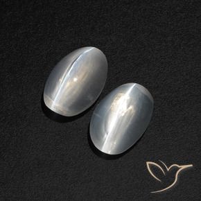 Gemas de Silimanita Ojo de Gato Blanco claro natural de 2.44 ct, Ovalada, Translúcido