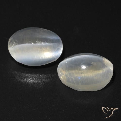 Gemas de Silimanita Ojo de Gato Blanco natural de 2.33 ct, Ovalada, Translúcido