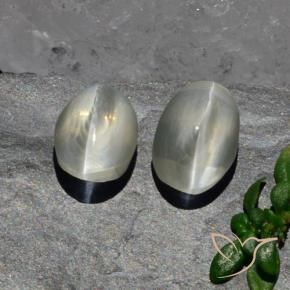 Gemas de Silimanita Ojo de Gato Blanco cálido natural de 2.94 ct, Ovalada, Translúcido