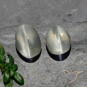 Gemas de Silimanita Ojo de Gato Blanco cálido natural de 2.94 ct, Ovalada, Translúcido