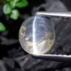 Sillimanite cat's eye blanco natural de 1,93 ct, corte óvalo, transparente