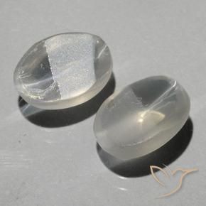 Gemas de Silimanita Ojo de Gato Blanco cálido natural de 1.99 ct, Ovalada, Transparente