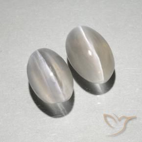 Gemas de Silimanita Ojo de Gato Blanco cálido natural de 2.18 ct, Ovalada, Translúcido