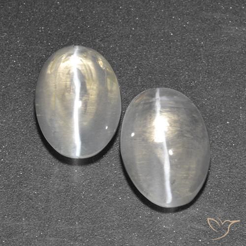 Gemas de Silimanita Ojo de Gato Blanco cálido natural de 2.69 ct, Ovalada, Transparente