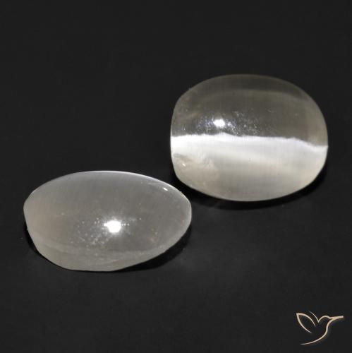Gemas de Silimanita Ojo de Gato Gris muy claro natural de 1.94 ct, Ovalada, Translúcido