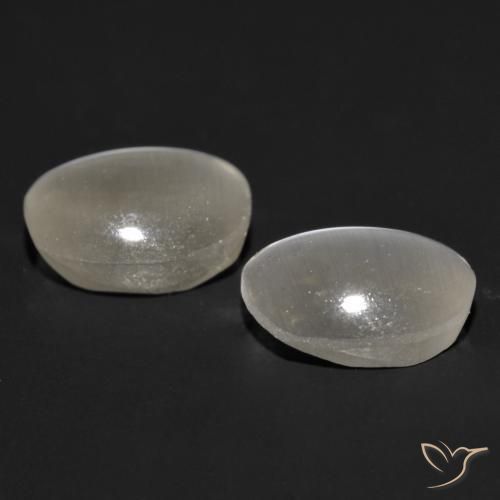 Gemas de Silimanita Ojo de Gato Gris muy claro natural de 1.94 ct, Ovalada, Translúcido