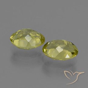 Gemas de Sillimanita Amarillo  verdoso natural de 4.08 ct, Ovalada, VVS-VS