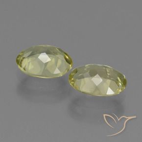 Gemas de Sillimanita Amarillo medio natural de 3.81 ct, Ovalada, VVS-VS