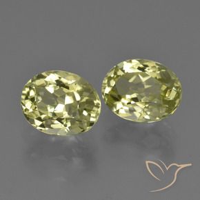 Gemas de Sillimanita Amarillo  verdoso natural de 4.57 ct, Ovalada, VVS