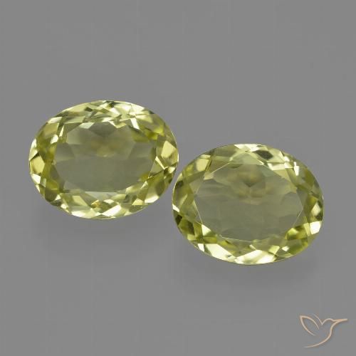 3.32ctw Natural Amarillo verdoso Silimanita, Ovalada, VVS-VS