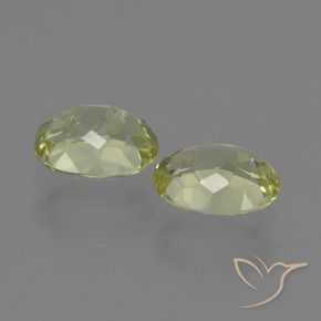 Gemas de Sillimanita Amarillo medio natural de 3.97 ct, Ovalada, VVS-VS
