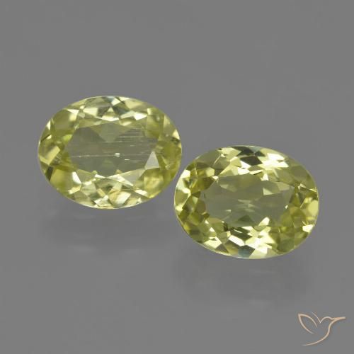 3.44ctw Natural Amarillo verdoso Silimanita, Ovalada, VS
