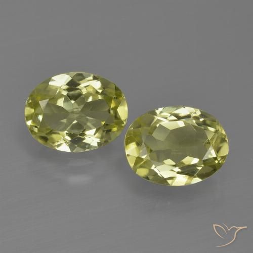 2.47ctw Natural Amarillo verdoso Silimanita, Ovalada, VVS-VS