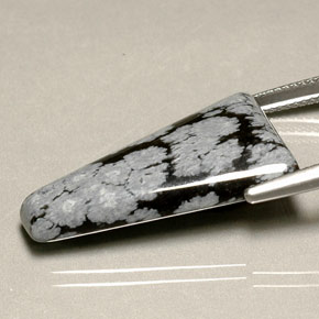 Obsidiana nevada multicolor natural de 14,82 ct, forma elegante, opaco