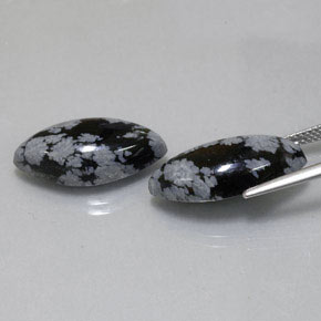 Gemas de obsidiana nevada negro natural de  ct, marquesa, opaco