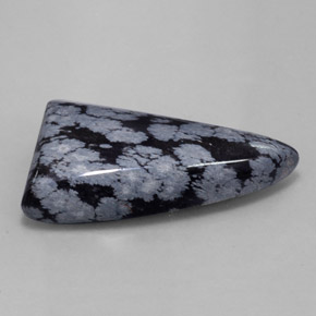 Obsidiana nevada negro natural de 31,95 ct, forma elegante, opaco