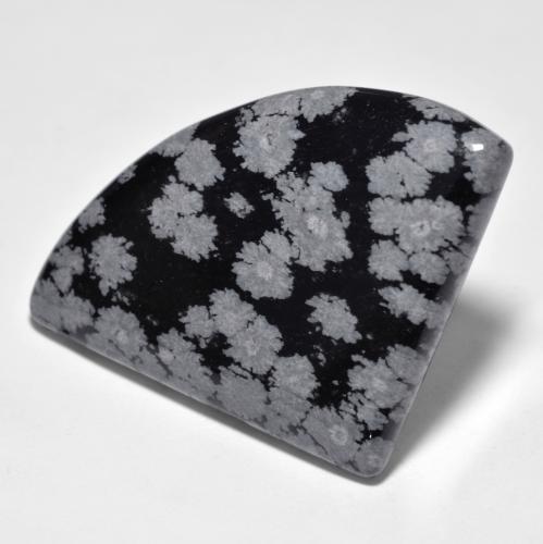 Obsidiana nevada multicolor natural de 44,61 ct, forma elegante, opaco