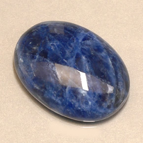 Sodalita Azul violeta natural de 11.49 ct, Corte Óvalo, Opaco