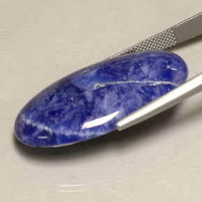 Sodalita Azul violeta natural de 24.08 ct, Corte Óvalo, Opaco