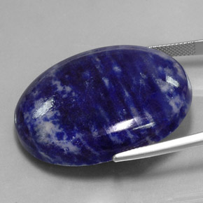 Sodalita azul natural de 66,87 ct, corte óvalo, opaco