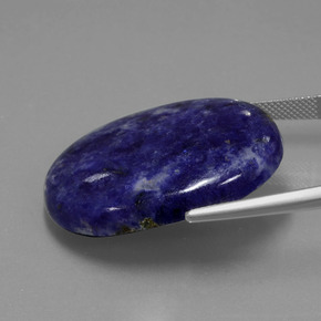 Sodalita Azul violeta natural de 41.15 ct, Corte Óvalo, Opaco