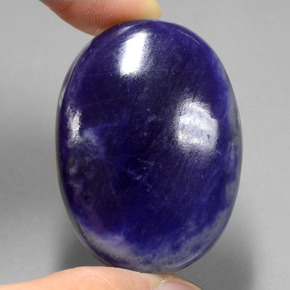 Sodalita Azul violeta natural de 60.10 ct, Corte Óvalo, Opaco