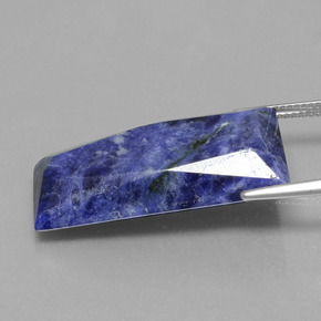 Sodalita Azul violeta natural de 19.83 ct, Forma elegante, Opaco