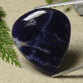 Sodalita multicolor natural de 32,53 ct, en forma de pera, opaco