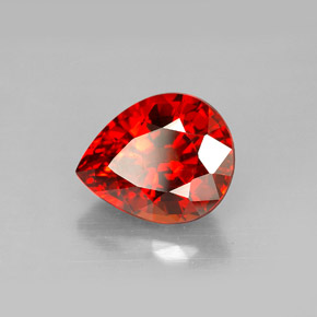 Hilo de espesartita Naranja rojizo natural de 3.61 ct, En forma de pera, VVS