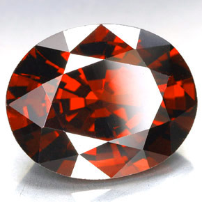 Hilo de espesartita Roja natural de 9.53 ct, Corte Óvalo, VVS-VS