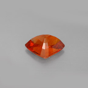 Granate espesartita naranja natural de 2,57 ct, forma elegante, SI