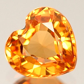 Granate espesartita naranja natural de 0,68 ct, forma de corazón, VVS