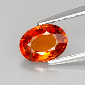 Granate espesartita naranja natural de 1,05 ct, corte óvalo, VS
