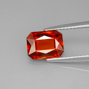 Granate espesartita rojo natural de 2,42 ct, corte esmeralda, VVS-VS