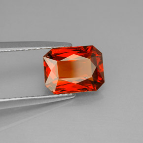 Granate espesartita rojo natural de 2,42 ct, corte esmeralda, VVS-VS