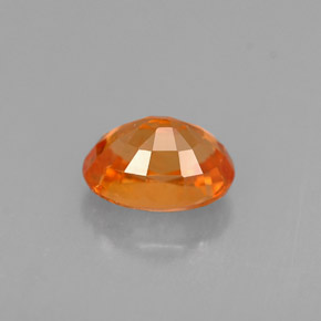 Granate espesartita naranja natural de 0,78 ct, corte óvalo, VS