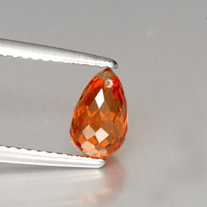 Granate espesartita naranja natural de 1,70 ct, briolette, VS