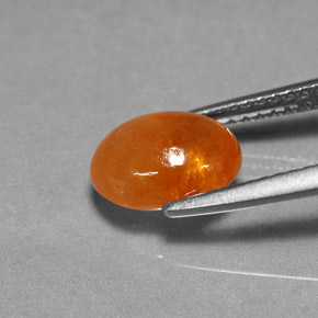 Granate espesartita naranja natural de 3,15 ct, corte óvalo, translúcido