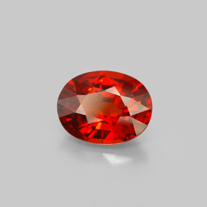 Granate espesartita rojo natural de 2,60 ct, corte óvalo, VS