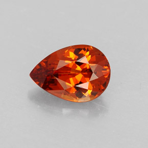 Hilo de espesartita Naranja rojizo natural de 1.25 ct, En forma de pera, VS