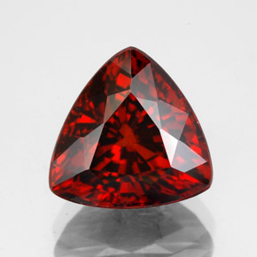 Granate espesartita rojo natural de 5,57 ct, trillón, VVS