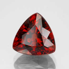 Granate espesartita rojo natural de 5,57 ct, trillón, VVS