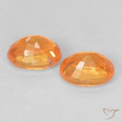 Gemas de Hilo de espesartita Naranja claro natural de 0.54 ct, Ovalada, VS-SI