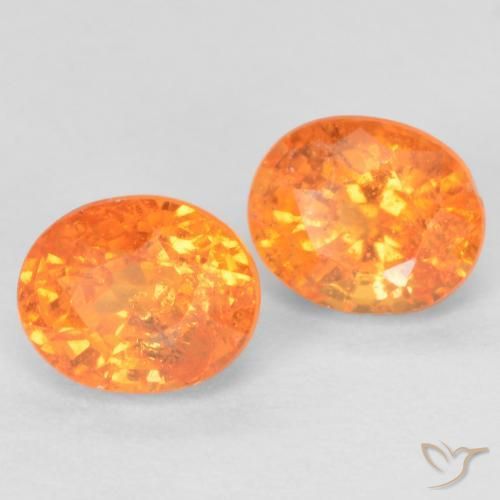 Gemas de Hilo de espesartita Naranja claro natural de 1.33 ct, Ovalada, VS-SI
