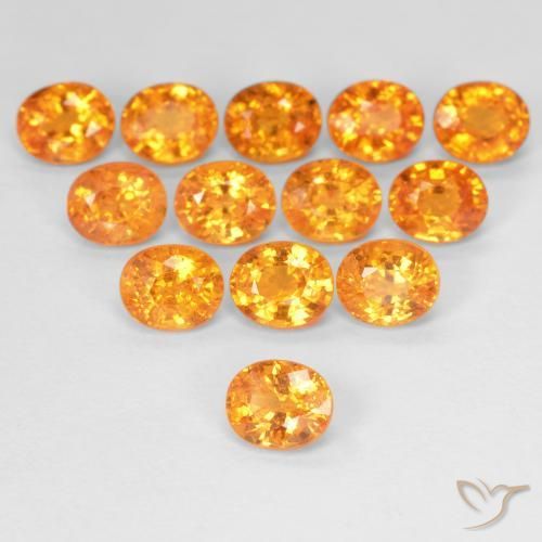 Hilo de espesartita Naranja intenso natural de 0.63 ct, Ovalada, VS