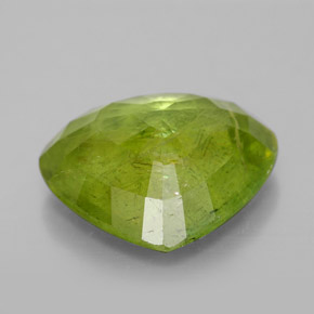 Esfena Verde amarillento natural de 10.16 ct, En forma de pera, SI